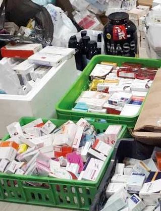 ۲ انبار داروهای احتکار شده در تهران کشف شد
