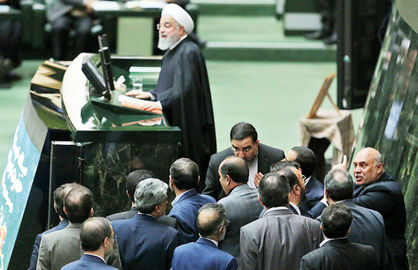 صف آرایی دوباره مجلس علیه دولت روحانی
